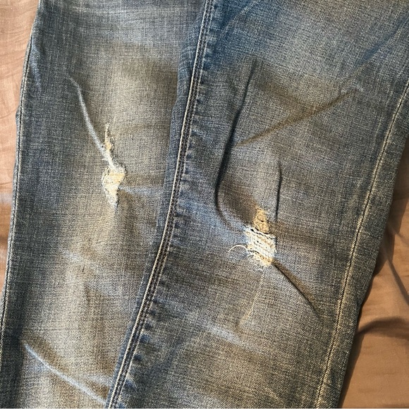 Lucky Brand Skinny Blue Jeans slightly distressed. Size 2/26 - Picture 5 of 9